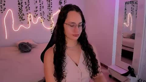 Snapshot of emmatorres9 chatting on 10.15.25 Emma Torres online show from 10.15.25