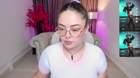 Snapshot of emmy_walker1 chatting on 02.05.25 Emmy Walker online show from 02.05.25