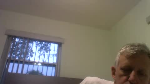 Snapshot of enrique43a chatting on 10.11.25 Enrique online show from 10.11.25