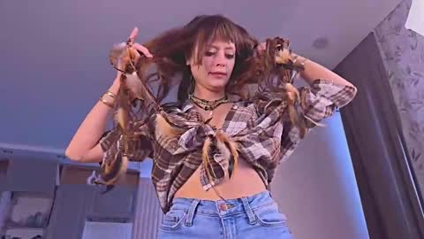 Snapshot of erectioneeering chatting on 03.11.25 Alissa online show from 03.11.25