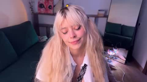 Snapshot of erectioneeering chatting on 10.12.25 Alissa online show from 10.12.25