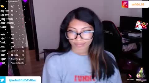 Snapshot of eren_mikasa chatting on 12.12.24 sofia online show from 12.12.24