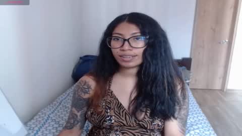 Snapshot of eren_mikasa chatting on 02.24.25 sofia online show from 02.24.25