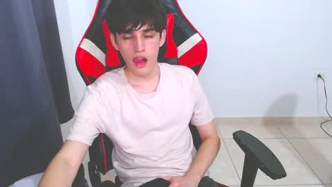 Snapshot of eren_tatakae chatting on 12.04.24 eren_tatakae online show from 12.04.24