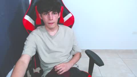 Snapshot of eren_tatakae chatting on 12.18.24 eren_tatakae online show from 12.18.24