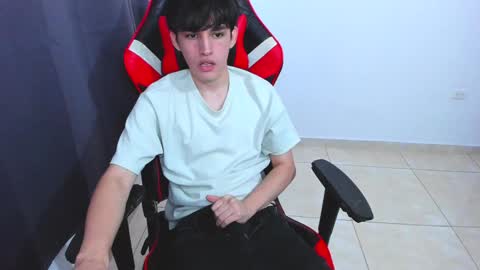 Snapshot of eren_tatakae chatting on 01.23.25 eren_tatakae online show from 01.23.25