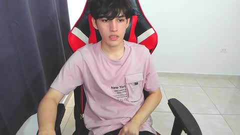 Snapshot of eren_tatakae chatting on 01.25.25 eren_tatakae online show from 01.25.25