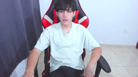 Snapshot of eren_tatakae chatting on 09.11.25 eren_tatakae online show from 09.11.25