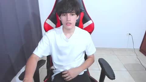 Snapshot of eren_tatakae chatting on 10.17.25 eren_tatakae online show from 10.17.25