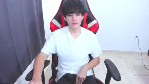 Snapshot of eren_tatakae chatting on 10.17.25 eren_tatakae online show from 10.17.25