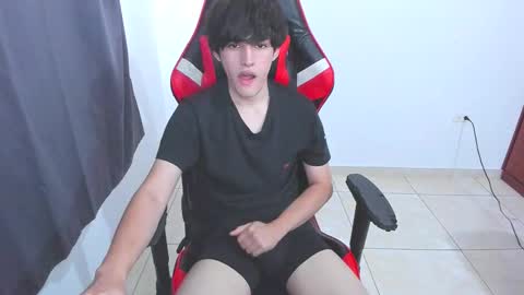 Snapshot of eren_tatakae chatting on 10.25.25 eren_tatakae online show from 10.25.25