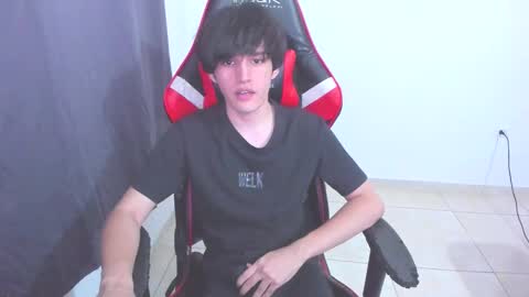 Snapshot of eren_tatakae chatting on 11.11.25 eren_tatakae online show from 11.11.25