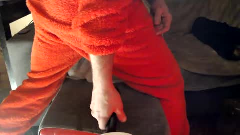 Snapshot of ergheid chatting on 02.15.25 ergheid online show from 02.15.25