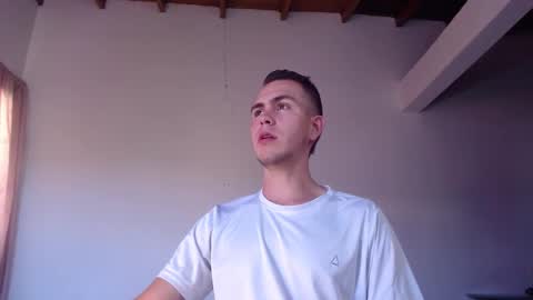 Snapshot of erik_rodriguez chatting on 01.15.25 Erik rodriguez online show from 01.15.25