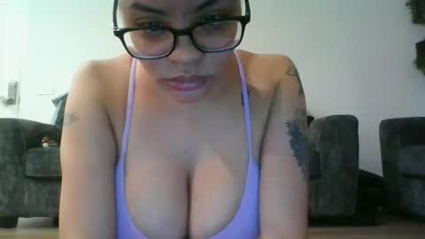 Snapshot of erin2025 chatting on 10.28.25 erin2025 online show from 10.28.25