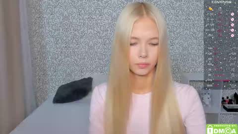 Snapshot of eshcka chatting on 10.17.25 Megan and Brad online show from 10.17.25