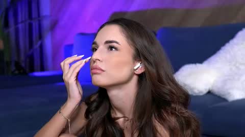 Snapshot of esmeainsley chatting on 09.26.25 Raluca online show from 09.26.25