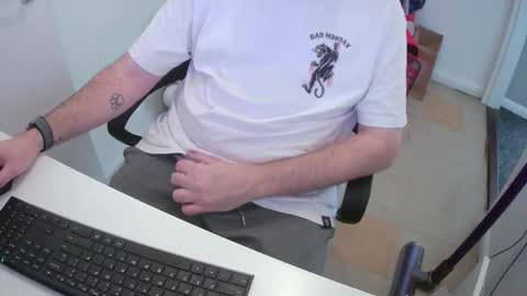 Snapshot of essex_wild chatting on 12.19.24 Morph online show from 12.19.24