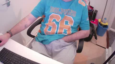 Snapshot of essex_wild chatting on 02.16.25 Morph online show from 02.16.25