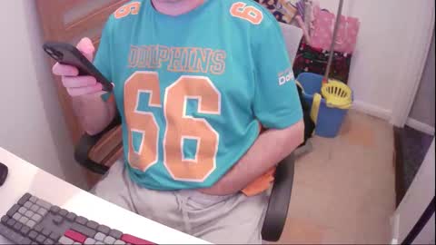 Snapshot of essex_wild chatting on 09.12.25 Morph online show from 09.12.25