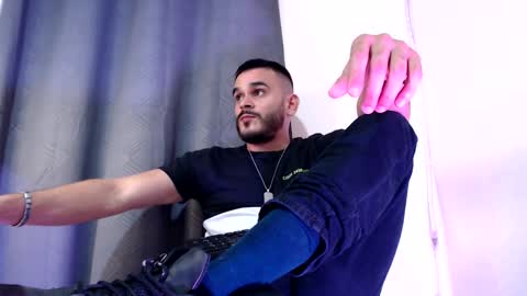 Snapshot of esteban_fer chatting on 12.26.24 Esteban Fernandez online show from 12.26.24