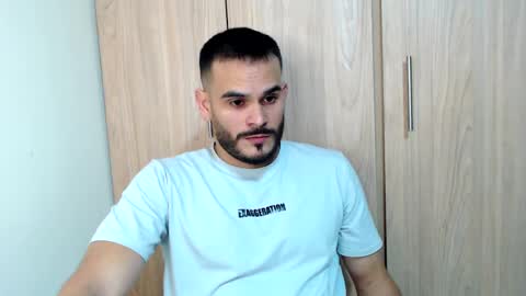 Snapshot of esteban_fer chatting on 01.04.25 Esteban Fernandez online show from 01.04.25