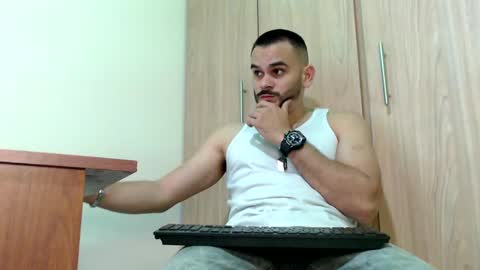 Snapshot of esteban_fer chatting on 02.08.25 Esteban Fernandez online show from 02.08.25