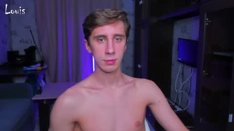 Snapshot of esthetics_boys chatting on 12.11.24 LOUIS online show from 12.11.24