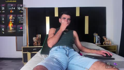 Snapshot of ethan__walker chatting on 12.30.24 Ethan online show from 12.30.24