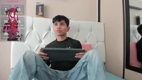 Snapshot of ethan_westt chatting on 09.11.25 Ethan online show from 09.11.25