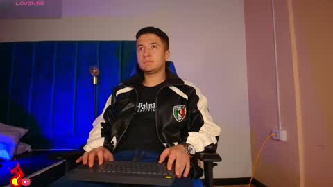 Snapshot of ethanconnor_ chatting on 10.17.25 ethanconnor_ online show from 10.17.25