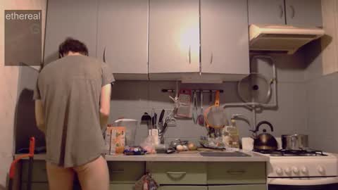 Snapshot of etherealg chatting on 09.23.25 G online show from 09.23.25