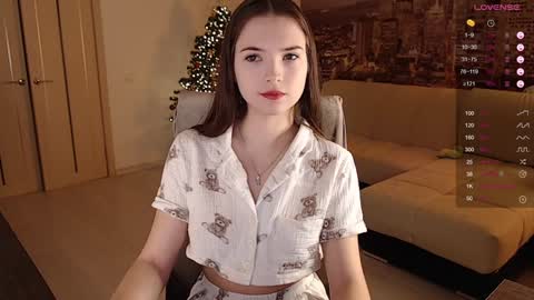 Snapshot of eva_davie chatting on 12.16.24 Eva online show from 12.16.24