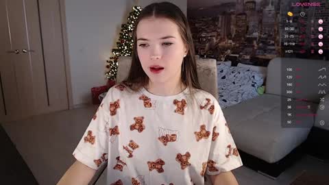 Snapshot of eva_davie chatting on 12.27.24 Eva online show from 12.27.24