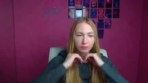 Snapshot of eva_oliviaa chatting on 10.17.25 Eva online show from 10.17.25