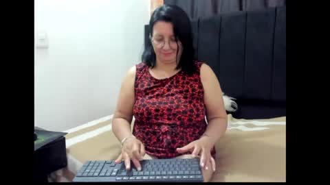 Snapshot of evaaross chatting on 01.08.25 Eva online show from 01.08.25