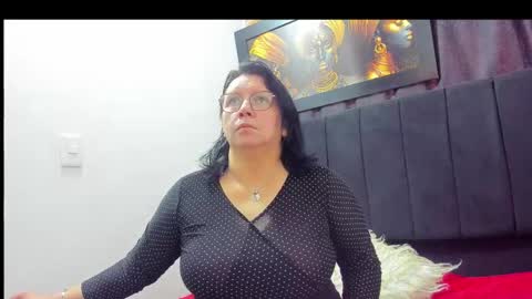 Snapshot of evaaross chatting on 09.30.25 Eva online show from 09.30.25