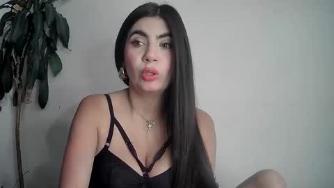 Snapshot of evacollins12 chatting on 01.31.25 evacollins12 online show from 01.31.25