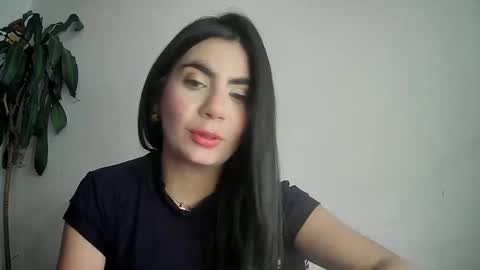 Snapshot of evacollins12 chatting on 02.03.25 evacollins12 online show from 02.03.25