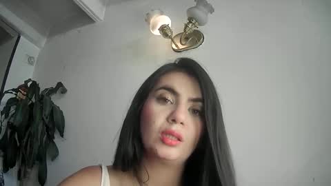Snapshot of evacollins12 chatting on 02.04.25 evacollins12 online show from 02.04.25
