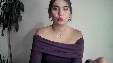 Snapshot of evacollins12 chatting on 02.09.25 evacollins12 online show from 02.09.25