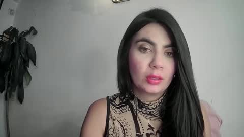 Snapshot of evacollins12 chatting on 02.17.25 evacollins12 online show from 02.17.25