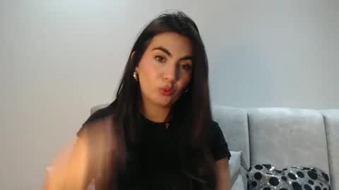 Snapshot of evacollins12 chatting on 09.11.25 evacollins12 online show from 09.11.25