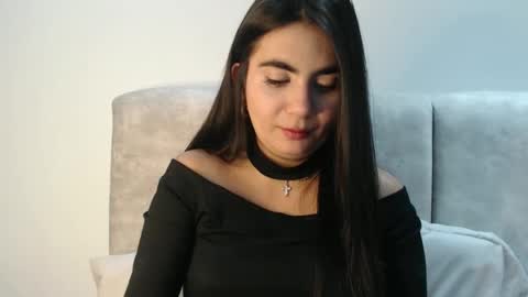 Snapshot of evacollins12 chatting on 09.29.25 evacollins12 online show from 09.29.25