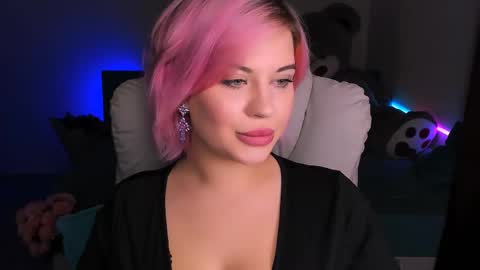 Snapshot of evaharve chatting on 12.18.24 Eva online show from 12.18.24