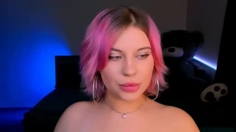 Snapshot of evaharve chatting on 01.11.25 Eva online show from 01.11.25