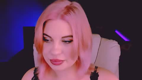 Snapshot of evaharve chatting on 09.19.25 Eva online show from 09.19.25