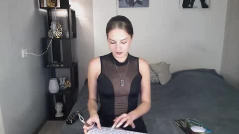 Snapshot of evatequila chatting on 09.17.25 Eva online show from 09.17.25
