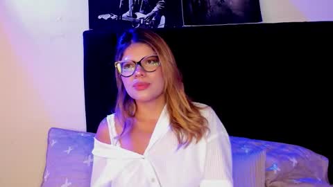 Snapshot of eve_collen chatting on 11.15.25 Eve collen online show from 11.15.25