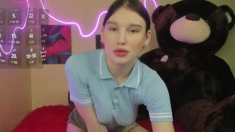 Snapshot of evelinalu chatting on 02.08.25 Evelina online show from 02.08.25